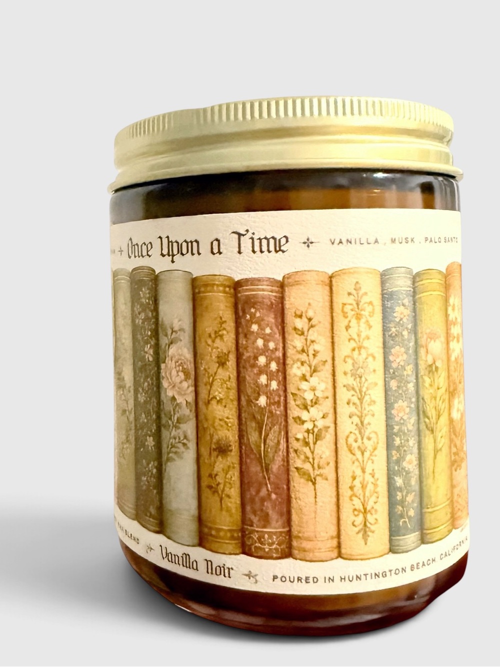 Leoben Company Once Upon A Time Vanilla Noir Luxury Scented Candle - Books - Picture 3 of 6